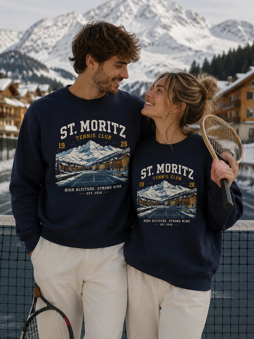 Sweatshirt St. Moritz Tennis Club | Court alpin vintage | Unisexe imprimé en France