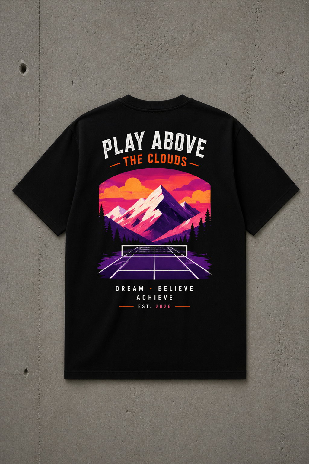T-shirt Play Above The Clouds | Tennis en montagne | 100 % coton unisexe